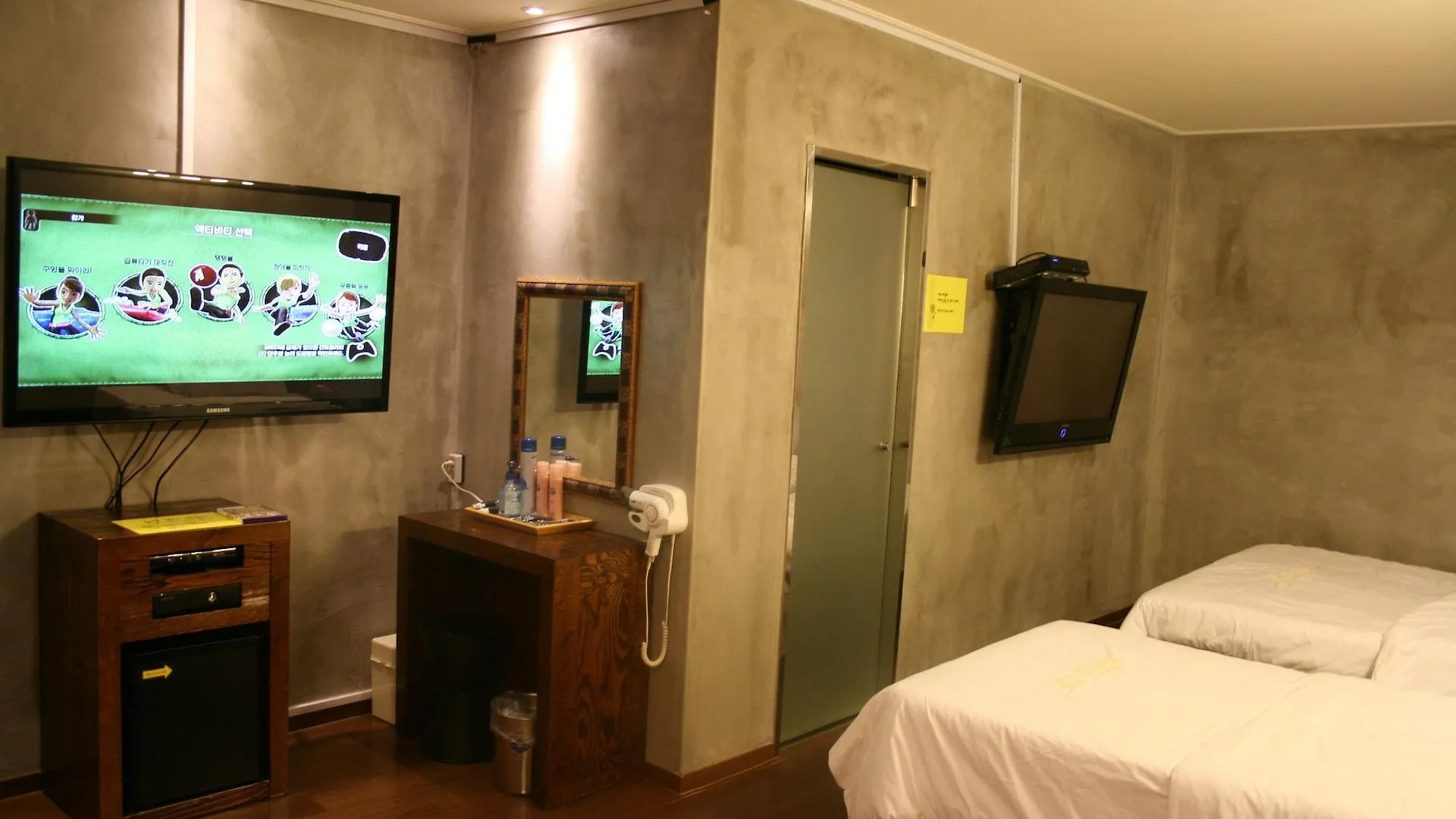 Zip Hotel Seoul 3*,